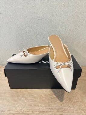 NIB Coach Women's Runway Mule Pumps in Chalk, Size 9, Retail $250